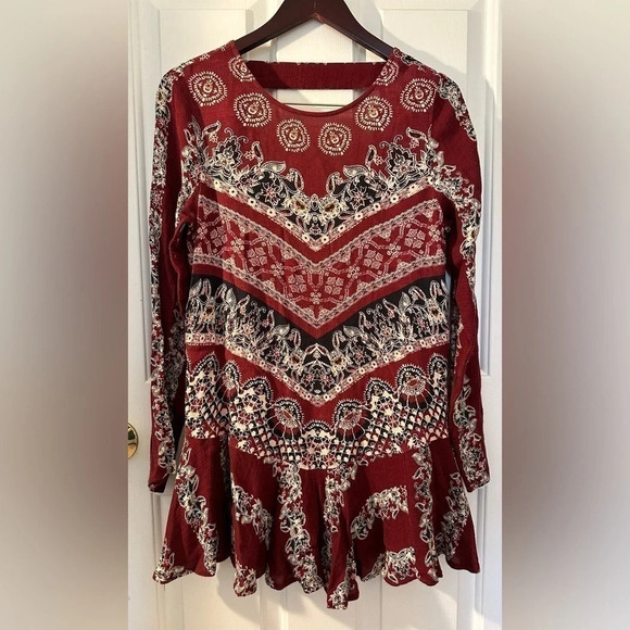 FREE PEOPLE XS Anthropologie ALLURING Maroon Printed Backless Long Sleeve Tunic - Picture 2 of 8